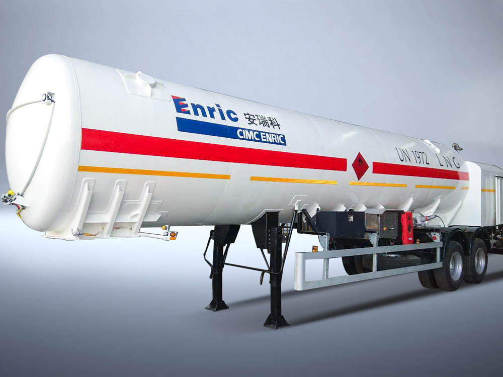 LNG refueling semi-trailer1